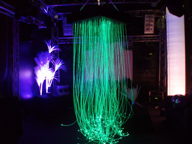 Lustre à LEDs fabrication par Sonopro Plan de Campagne