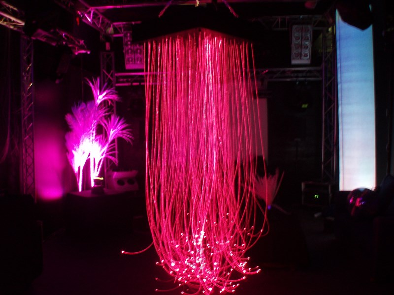 Lustre à LEDs fabrication par SONOPRO Plan de Campagne