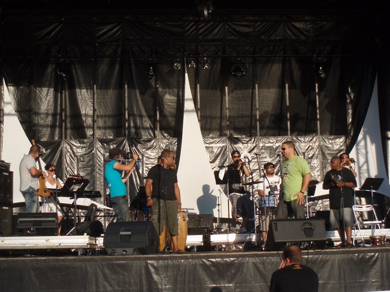 Presta sonopro son et lumière regie technique Festival international marseille Salsatongs